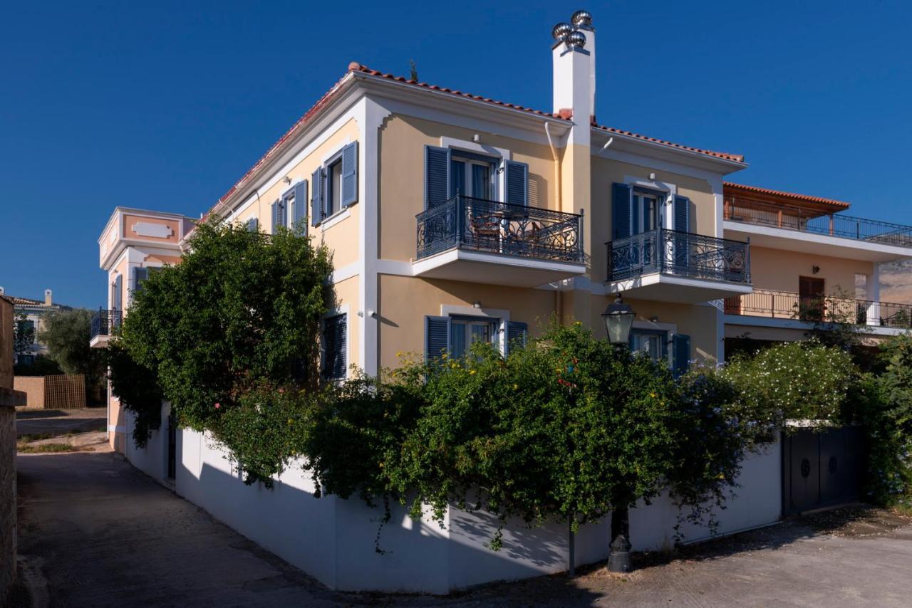 Nautilus Luxury Suites Galaxidi Exterior foto