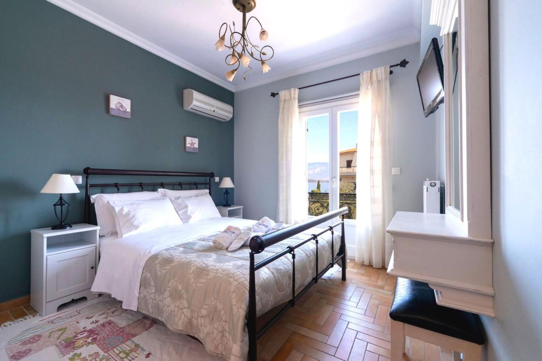 Nautilus Luxury Suites Galaxidi Exterior foto