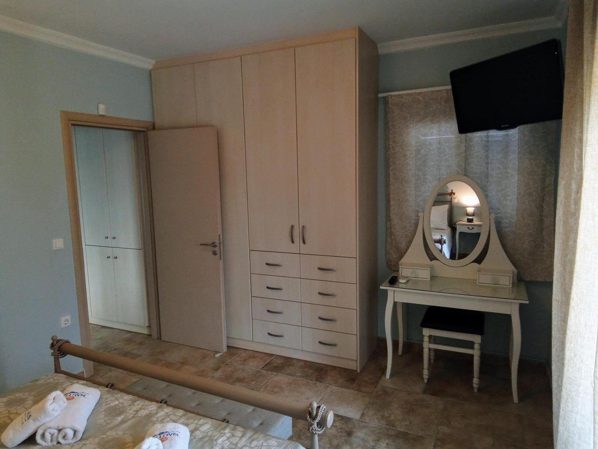 Nautilus Luxury Suites Galaxidi Quarto foto